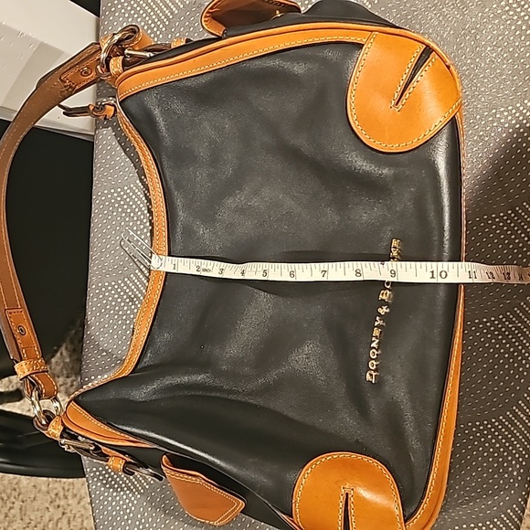 Dooney & Bourke black hobo shoulder bag.. EXCELLENT! - Picture 11 of 11